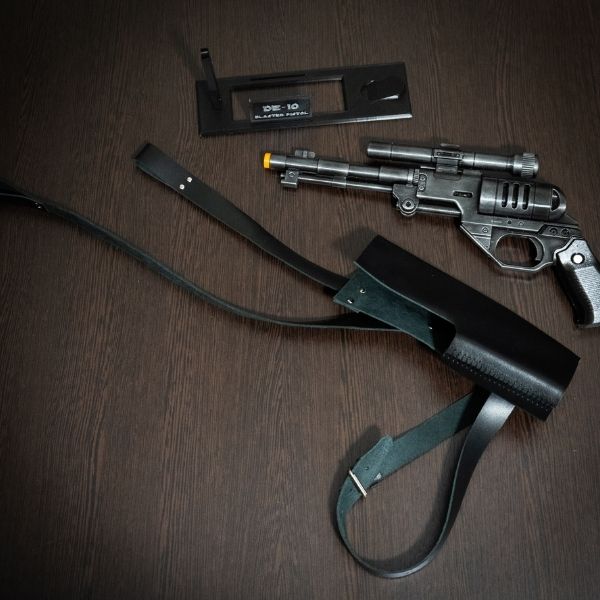 DE-10 blaster holster pattern with cosplay prop