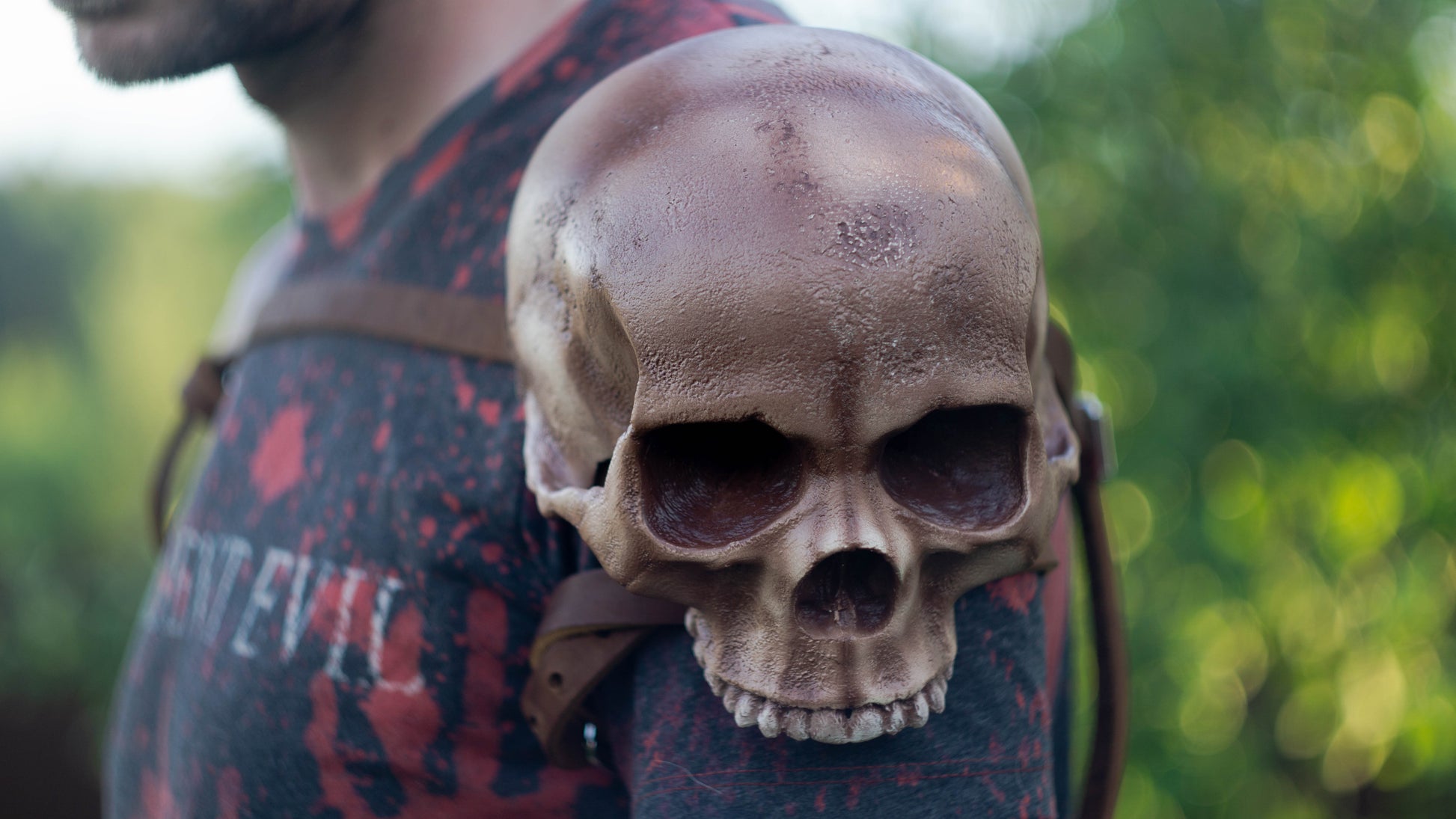 Complete wearable set of twin human skull shoulder armor for dark fantasy