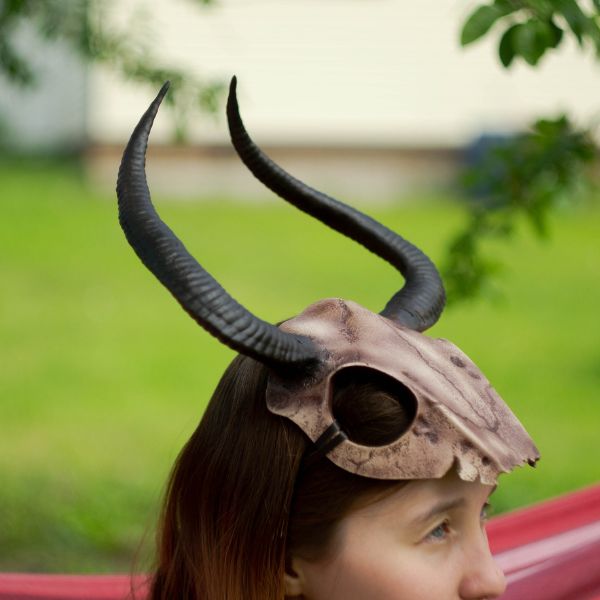 Front view of the Gothic Skull Horned Crown with its hand-painted weathered bone details