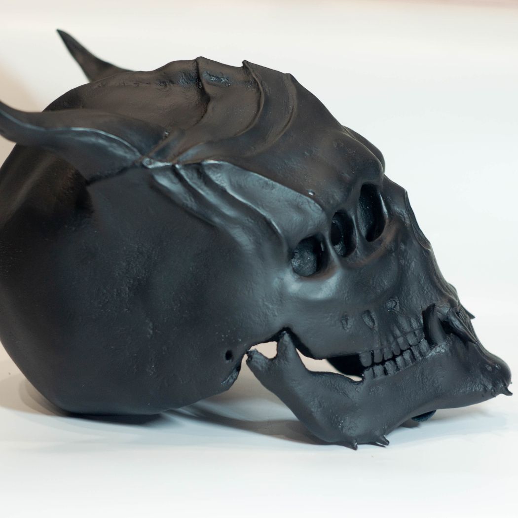 Six-eyed demon mask helmet with movable jaw wearable cosplay prop