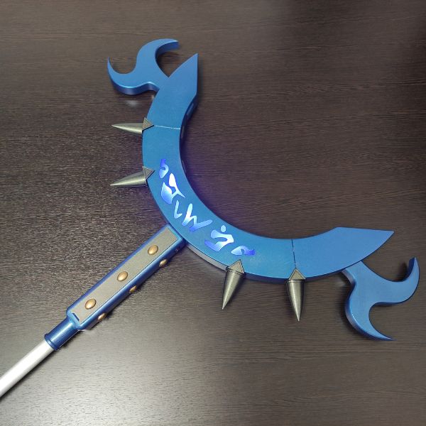 Close-up of the Gachiakuta Lovely Assistaff head design