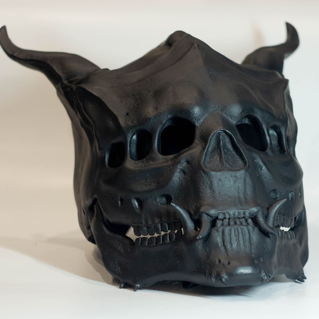 Six-eyed demon mask helmet with movable jaw wearable cosplay prop