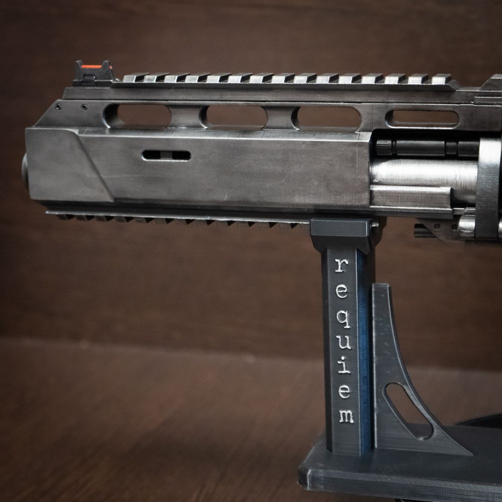 Resident Evil weapon replica revolver for collectors display