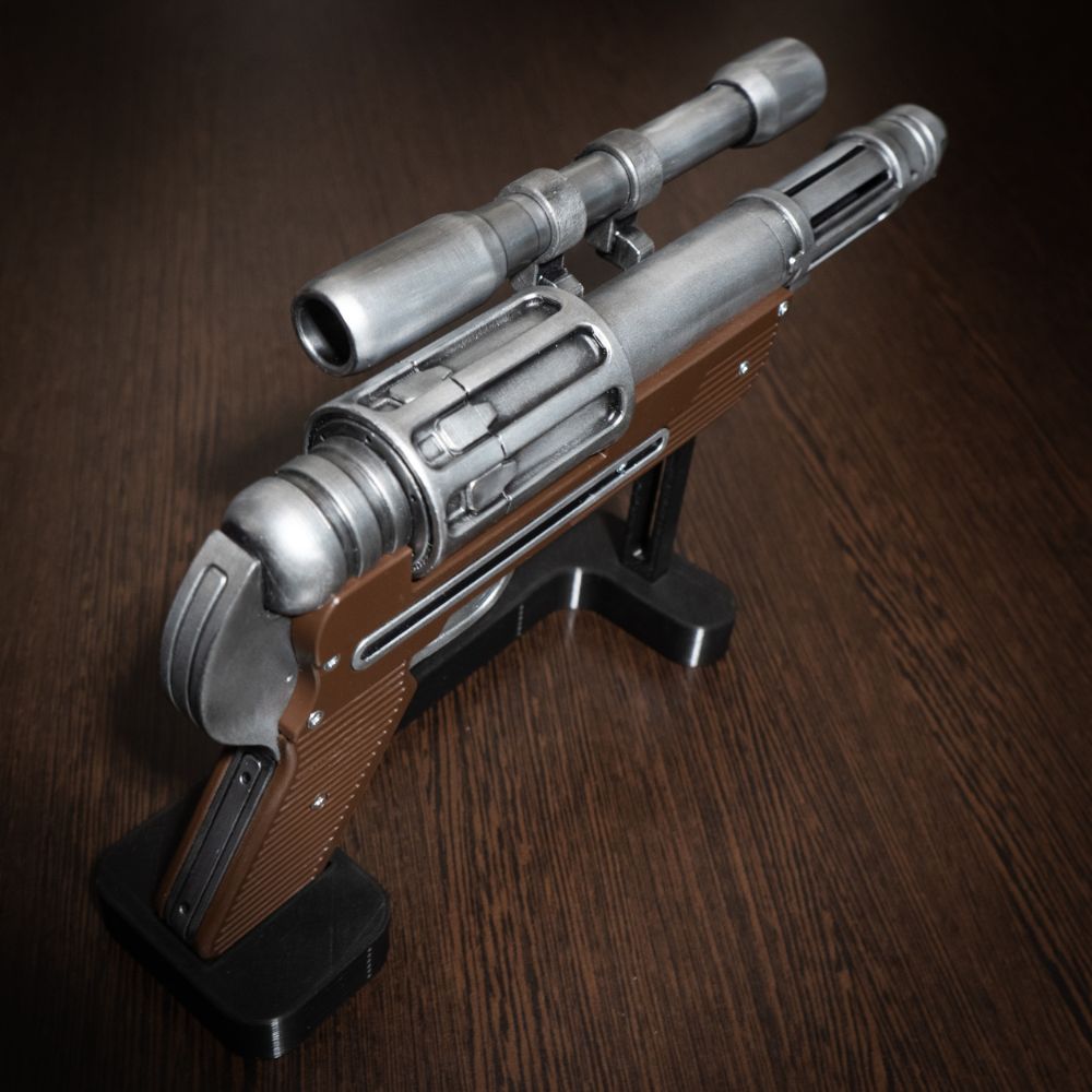 DT-29 Heavy Blaster Pistol Star Wars cosplay replica with orange safety plug and customizable handedness