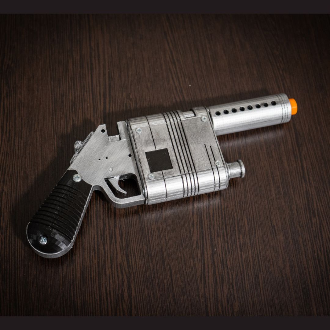 Convention safe plastic Star Wars prop gun with orange safety plug