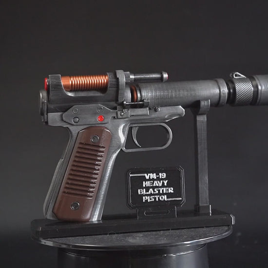 VM-19 blaster Kay Vess prop detailed Star Wars Outlaws replica