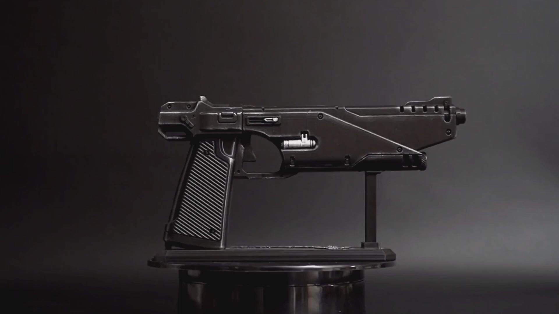 Mandalorian cosplay weapon: 3D printed and hand painted Westar 35