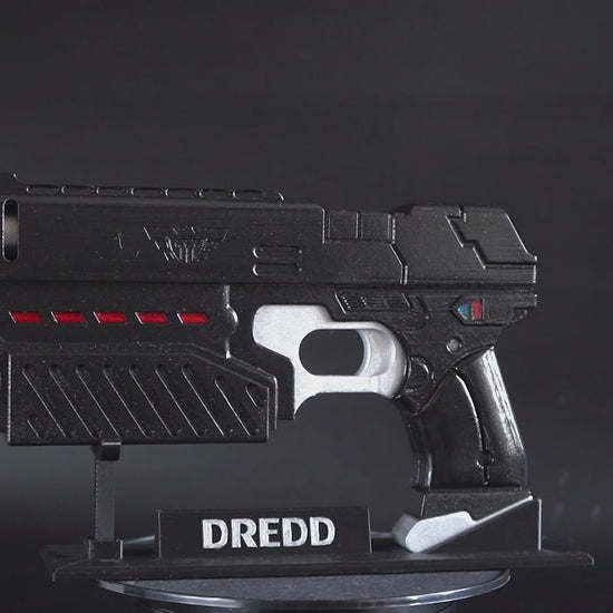 Judge Dredd Lawgiver cosplay