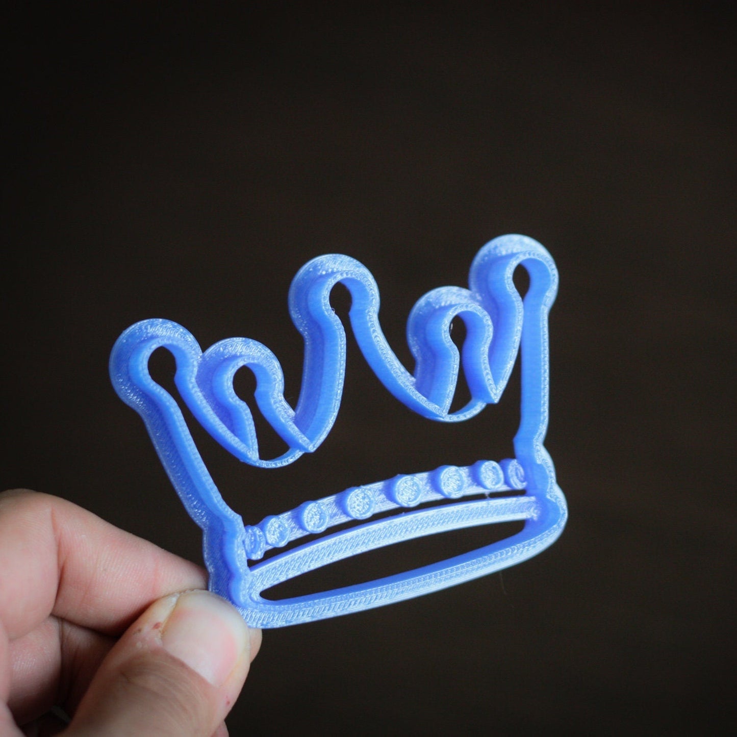 Eco-friendly cornstarch-based plastic crown cutter in assorted colors