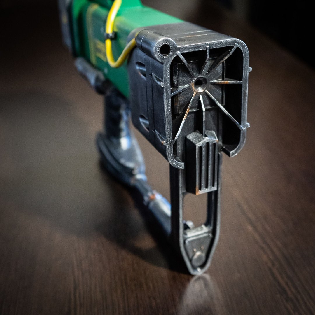 Fully assembled and hand-painted AEP7 replica for professional cosplay