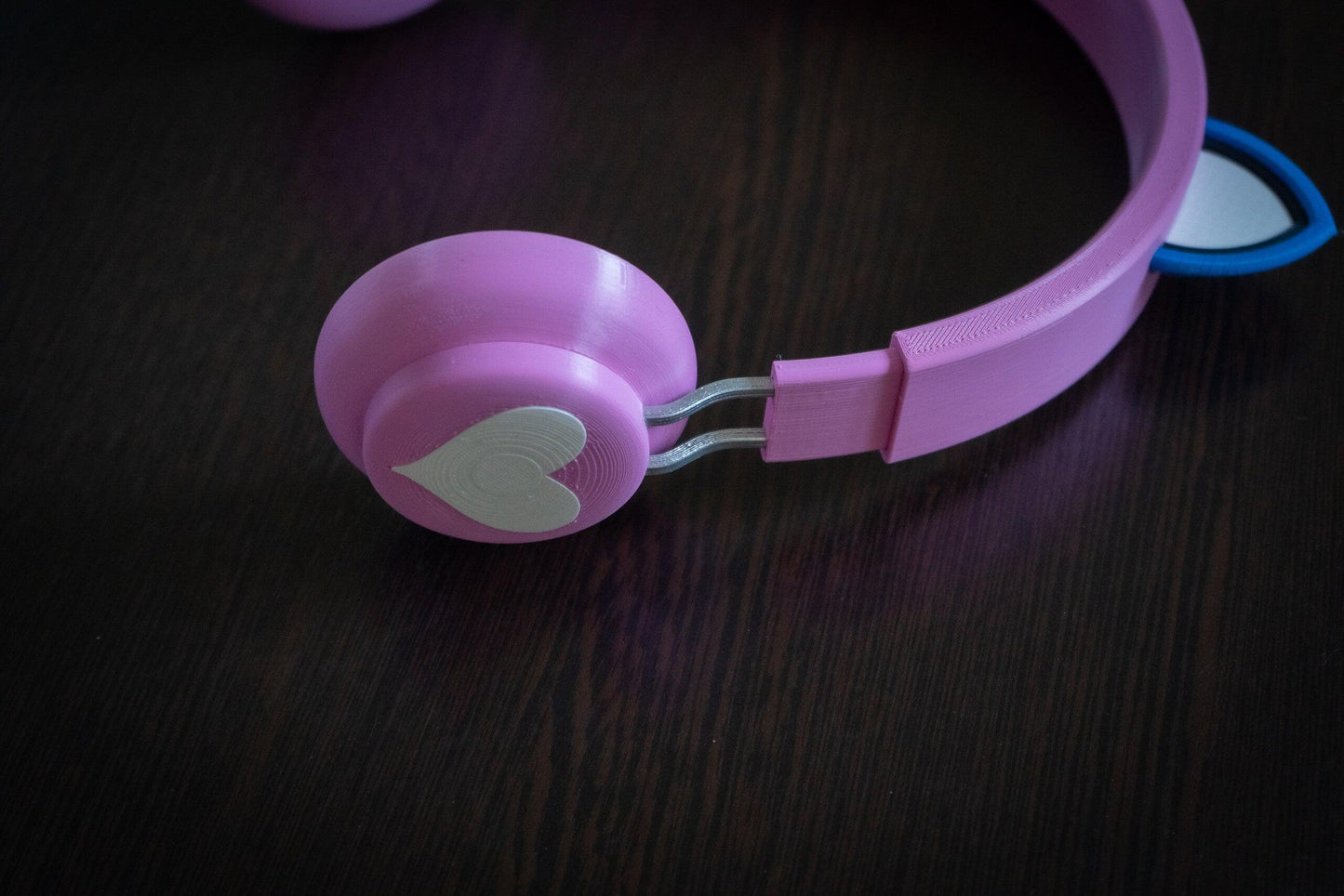 Dead by Daylight survivor cosplay essentials: Feng Min headphones