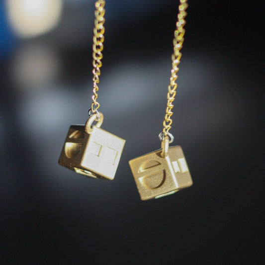 han solo golden lucky dice replica star wars millennium falcon prop golden dice