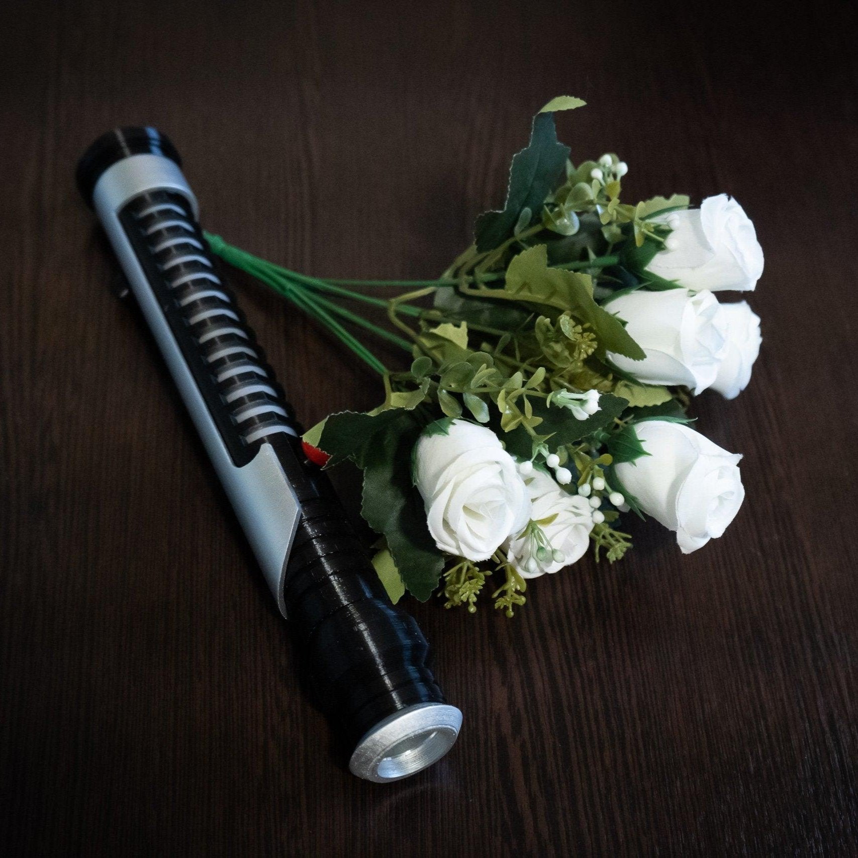 Qui-Gon Jinn's lightsaber Bouquet Holder |  star wars wedding - 3DPrintProps