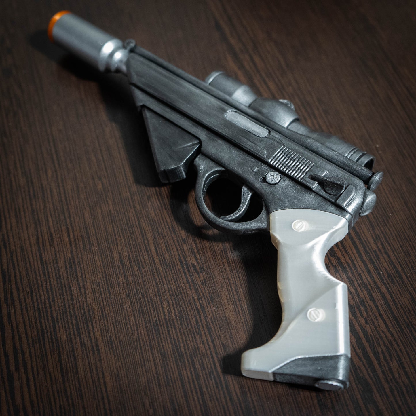 Lando Calrissian style X-8 Night Sniper 3D printed prop gun close-up